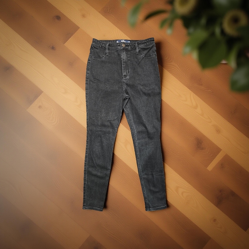 HOLLISTER Ultra High Rise Jean Legging.Size 9S 29/26inseam. - Picture 1 of 5